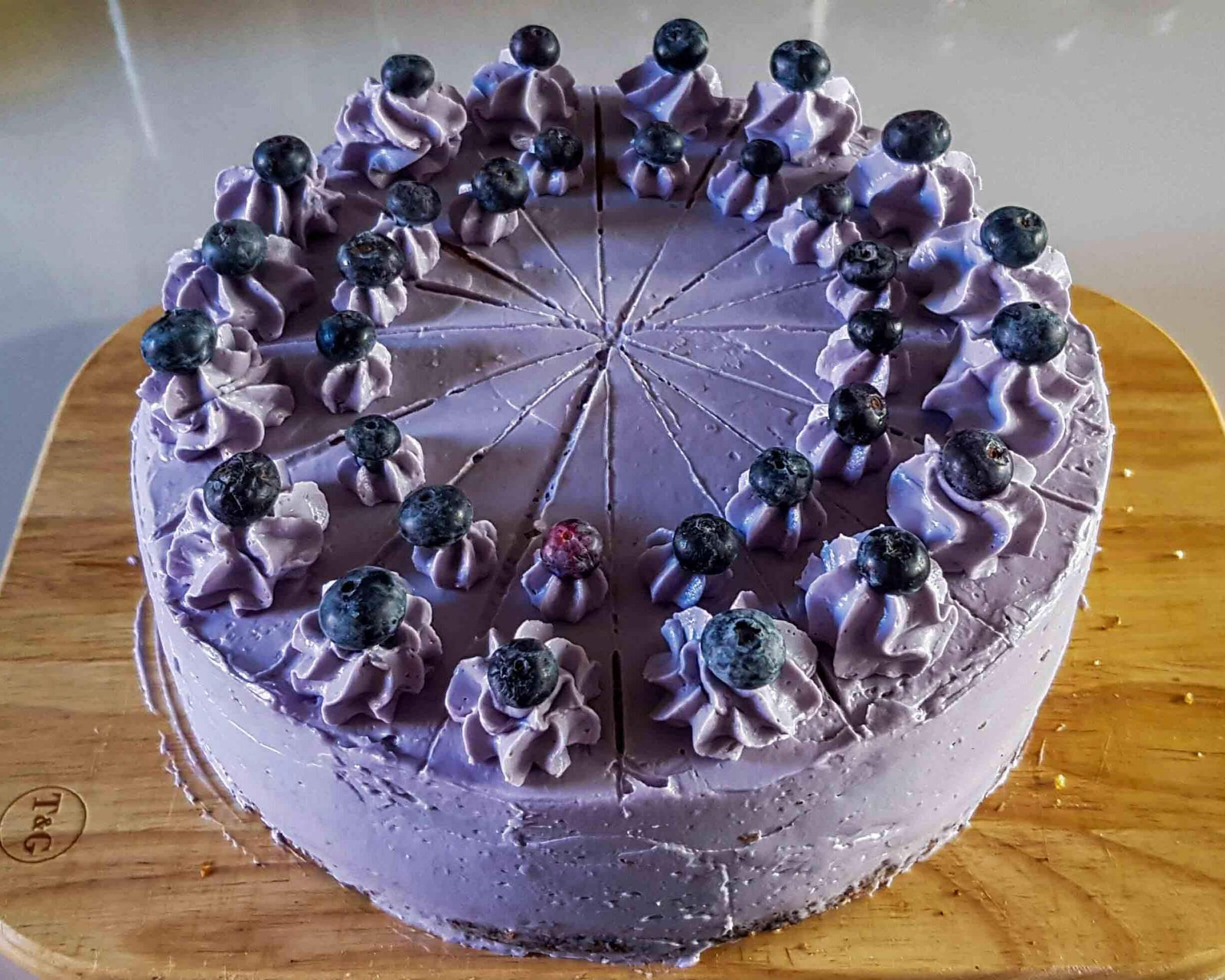 Sponge cake with bluberry mascarpone & vanilla cream